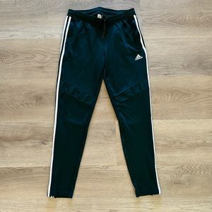 Dark green active pants
